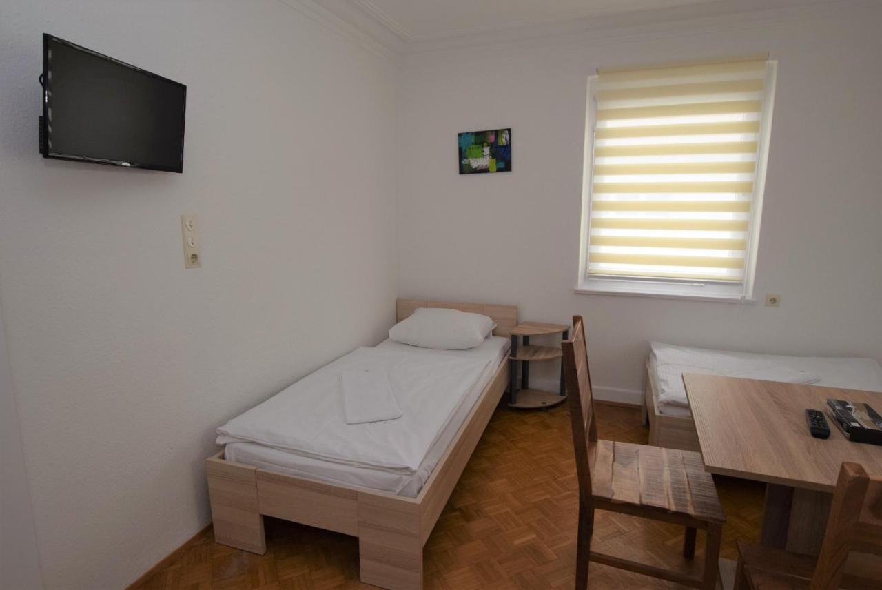 Nuertingen Zimmer المظهر الخارجي الصورة